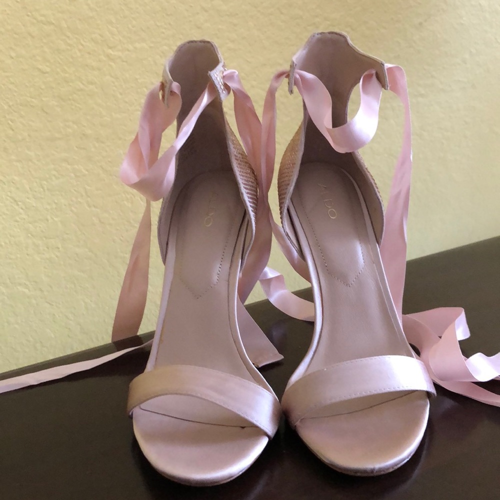 Aldo satin rhinestone  heels size 37.5 , 4"